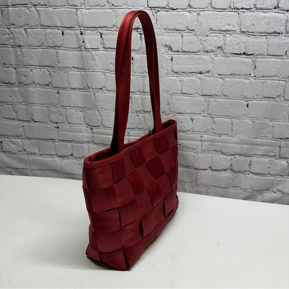 Harveys seatbelt Red Checkered Tote Bag